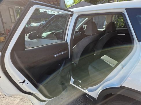 Used 2022 Kia Seltos LX AWD/4WD image 3