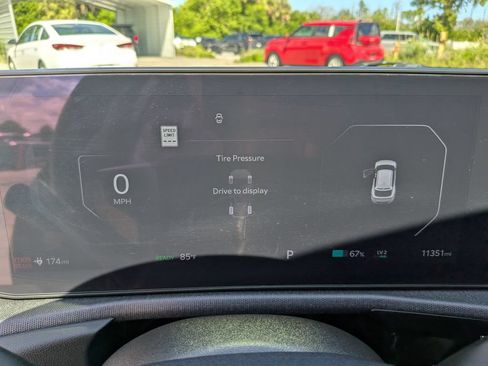 Certified 2025 Kia EV6 Light RWD image 29