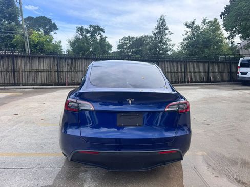 Used 2023 Tesla Model Y 2WD image 5