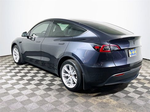 Used 2024 Tesla Model Y Long Range image 6