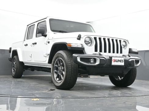 Used 2023 Jeep Gladiator Overland image 43