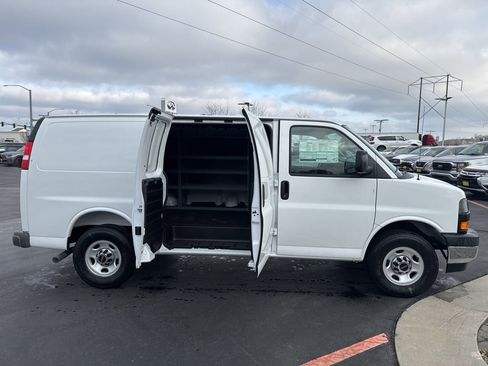 New 2025 GMC Savana 2500 w/ Enhanced Convenience Package image 24