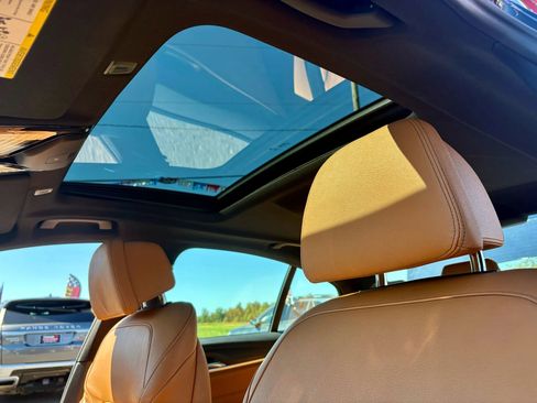 Used 2018 BMW M550i xDrive image 15