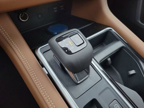 New 2026 Nissan Pathfinder Platinum AWD/4WD image 32