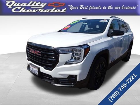 Used 2023 GMC Terrain SLT w/ Elevation Edition FWD image 1