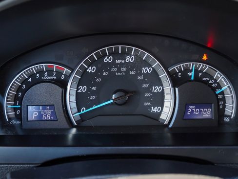 Used 2013 Toyota Camry SE FWD image 36