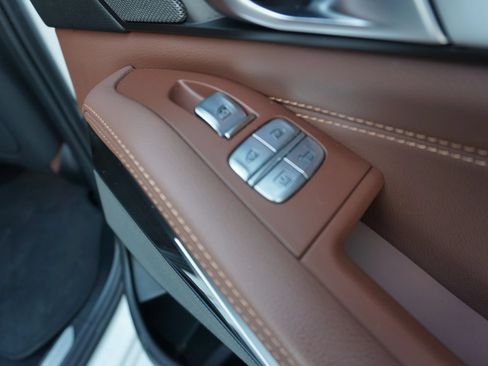 Used 2020 BMW X7 xDrive40i w/ Premium Package AWD/4WD image 24