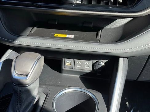 Certified 2024 Toyota Highlander XLE image 16