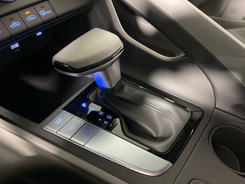 New 2026 Hyundai Elantra SE FWD image 24