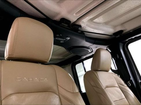 Used 2018 Jeep Wrangler Unlimited Sahara AWD/4WD image 23