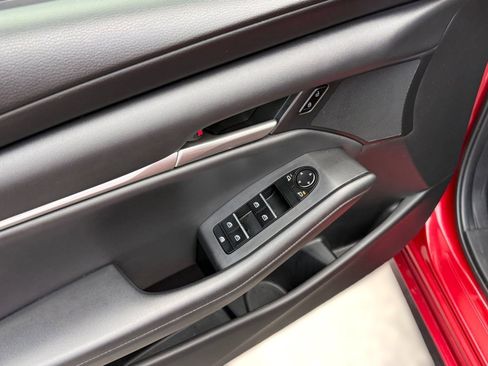 Used 2021 MAZDA MAZDA3 s image 21