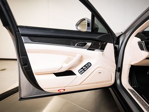 Certified 2015 Porsche Panamera GTS AWD/4WD image 23