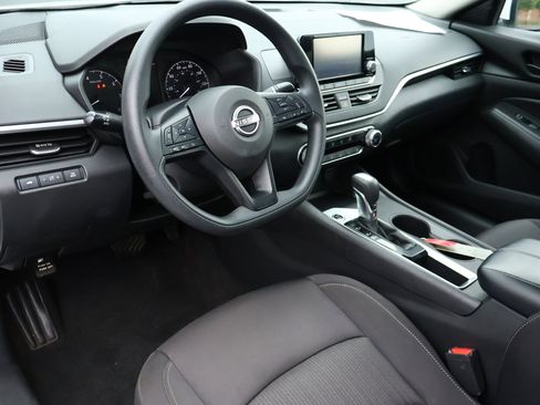 Used 2023 Nissan Altima 2.5 S FWD image 3