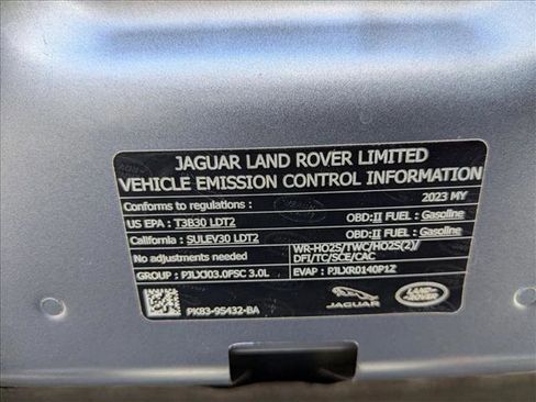 Used 2023 Land Rover Range Rover Velar R-Dynamic S image 27