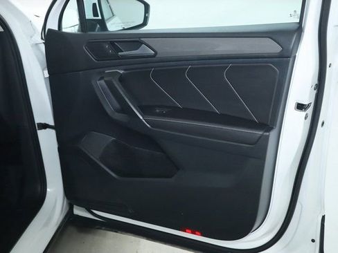 Used 2024 Volkswagen Tiguan SE FWD image 36