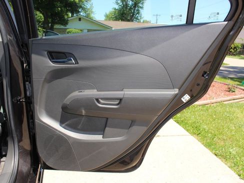 Used 2016 Chevrolet Sonic LT FWD image 31