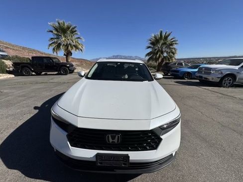 Used 2023 Honda Accord EX image 8