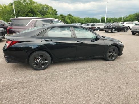 Used 2023 Hyundai Elantra SEL FWD image 5