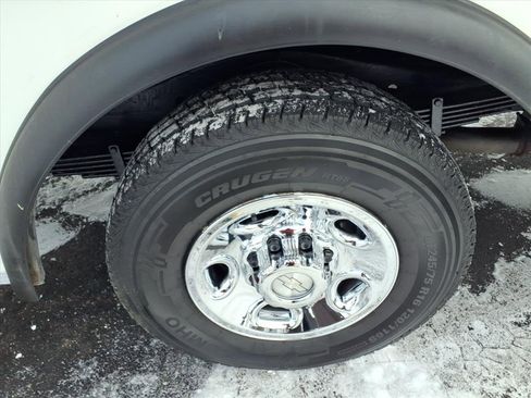 Used 2019 Chevrolet Express 3500 w/ Power Convenience Package image 13