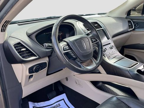 Used 2019 Lincoln Nautilus Reserve FWD image 9