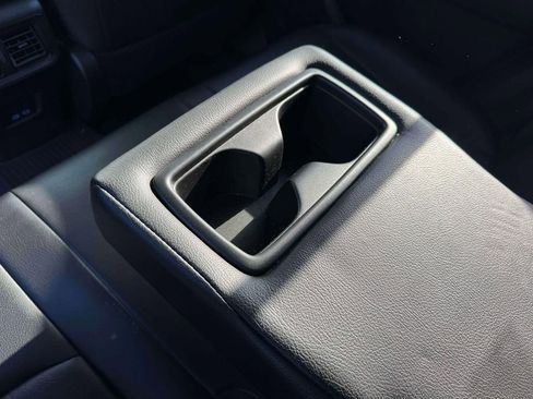 Used 2022 Toyota RAV4 SE image 12