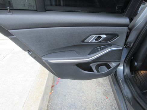 Used 2021 BMW 330i Sedan w/ Premium Package image 34