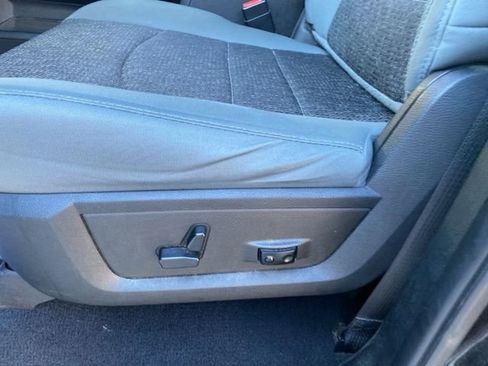 Used 2019 RAM 1500 Classic SLT image 24