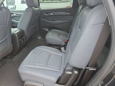 Used 2021 Buick Enclave Essence FWD image 9