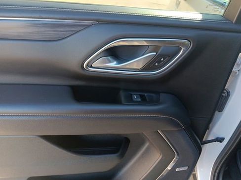 Used 2021 GMC Yukon SLT w/ SLT Premium Package image 34