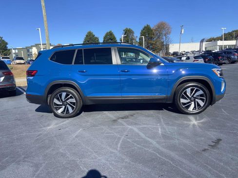 Certified 2025 Volkswagen Atlas SE w/ Panoramic Sunroof Package image 10