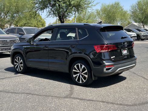 Certified 2023 Volkswagen Taos SE w/ Panoramic Sunroof Package FWD image 3