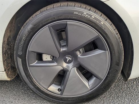 Used 2023 Tesla Model 3 Standard Range image 11