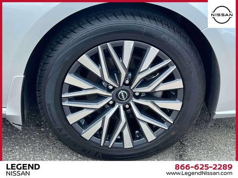 Used 2023 Nissan Altima 2.5 SV FWD image 9