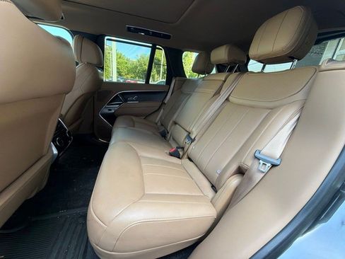 Used 2025 Land Rover Range Rover SE AWD/4WD image 19