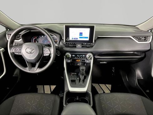 Used 2024 Toyota RAV4 XLE AWD/4WD image 7