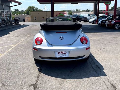Used 2007 Volkswagen Beetle Convertible w/ Package 1 FWD image 9