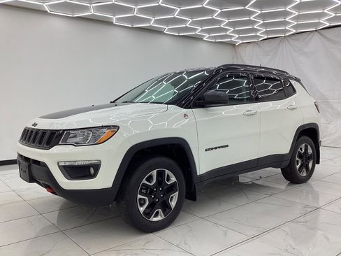 Used 2017 Jeep Compass Trailhawk w/ Leather Interior Group AWD/4WD image 6