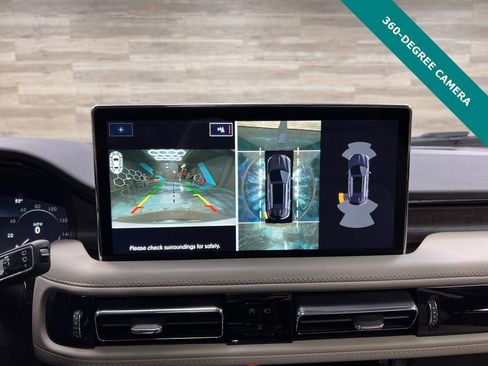 Used 2023 Lincoln Nautilus Reserve w/ Equipment Group 202A image 7