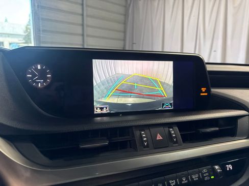 Used 2020 Lexus ES 300h w/ Premium Package FWD image 25