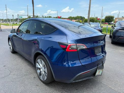 Used 2021 Tesla Model Y Long Range AWD/4WD image 5