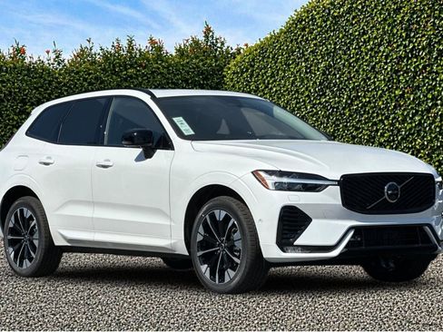 New 2026 Volvo XC60 B5 Plus w/ Climate Package AWD/4WD image 8