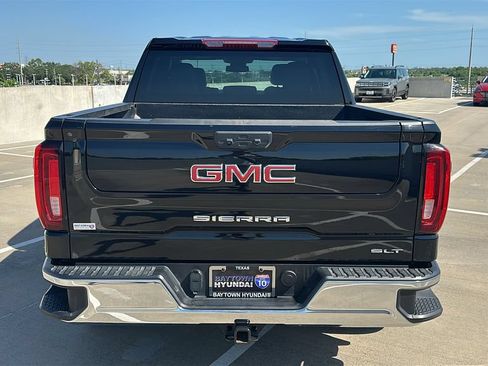 Used 2025 GMC Sierra 1500 SLT AWD/4WD image 13