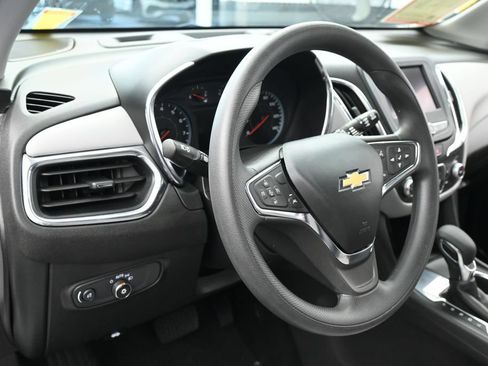 Used 2023 Chevrolet Equinox LS FWD image 14