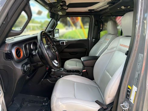 Used 2021 Jeep Gladiator Mojave AWD/4WD image 11