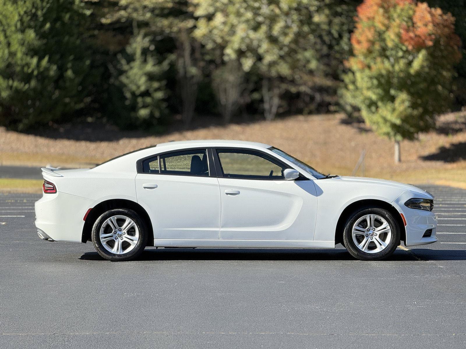 Used 2021 Dodge Charger SXT w/ Leather Interior Group RWD image 11