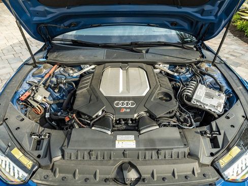 Used 2024 Audi RS 7 Performance AWD/4WD image 13