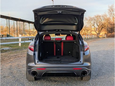 Used 2022 Alfa Romeo Stelvio Veloce image 13