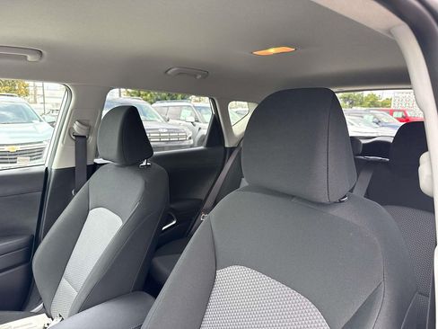 Used 2025 Kia Soul LX w/ LX Technology Package FWD image 25