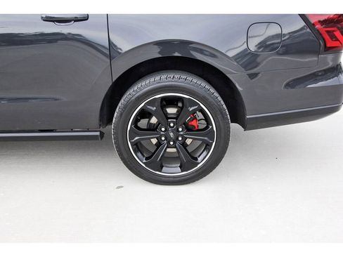 Used 2022 Ford Expedition Max Limited image 32