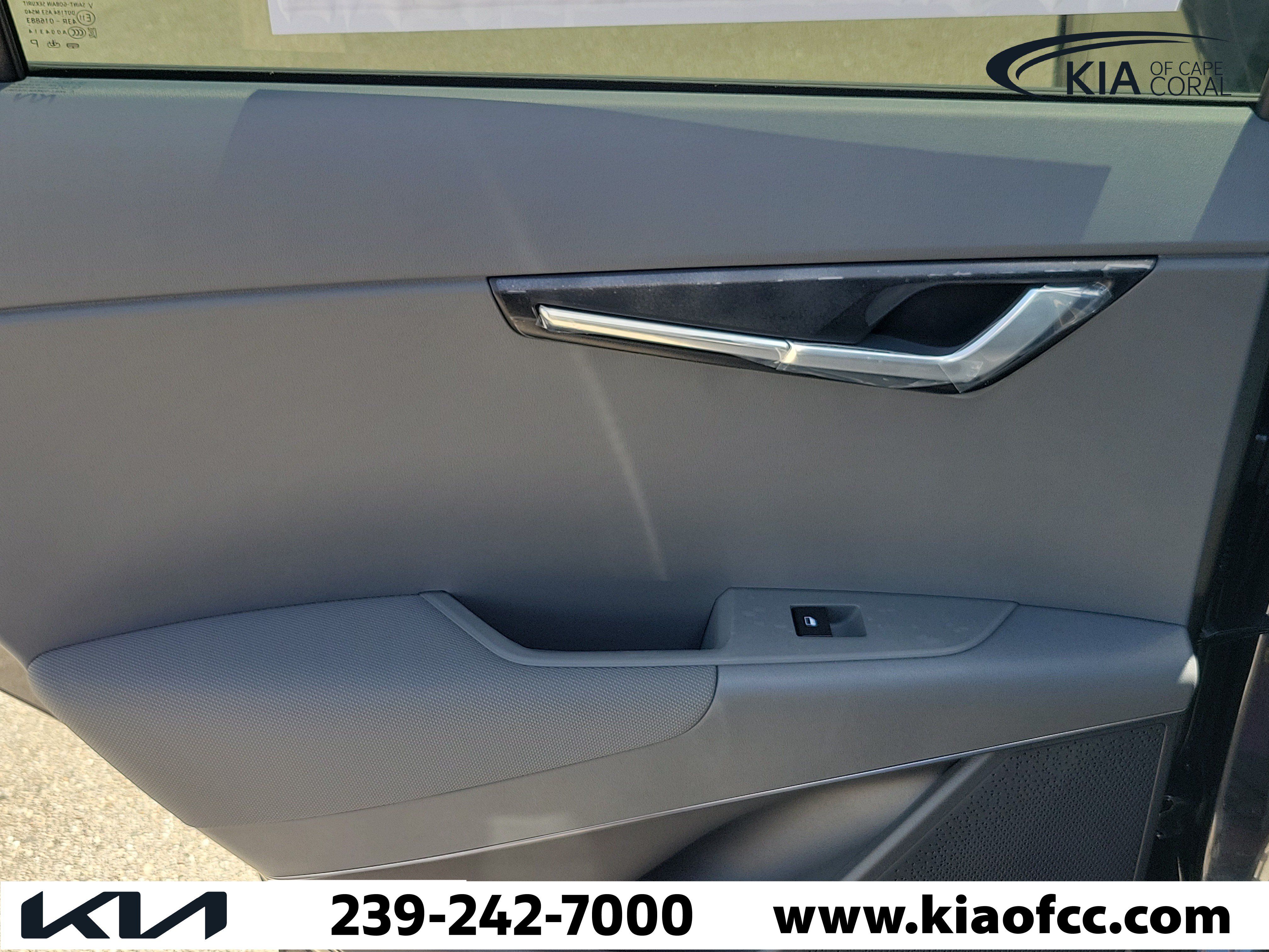 New 2026 Kia Niro EX FWD image 15